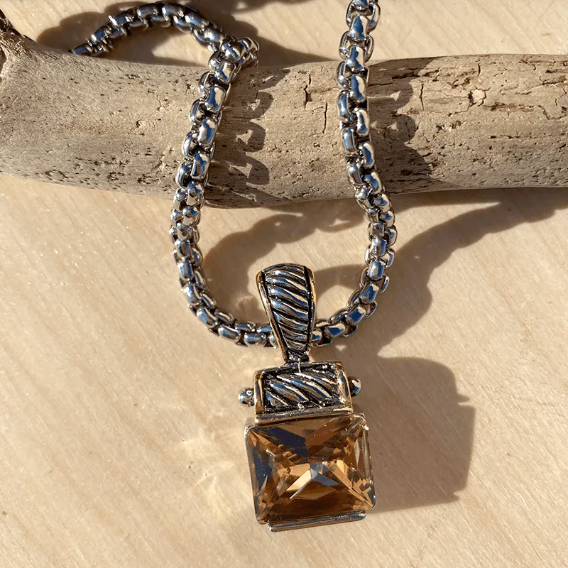 Mainstreet Pendant Necklace