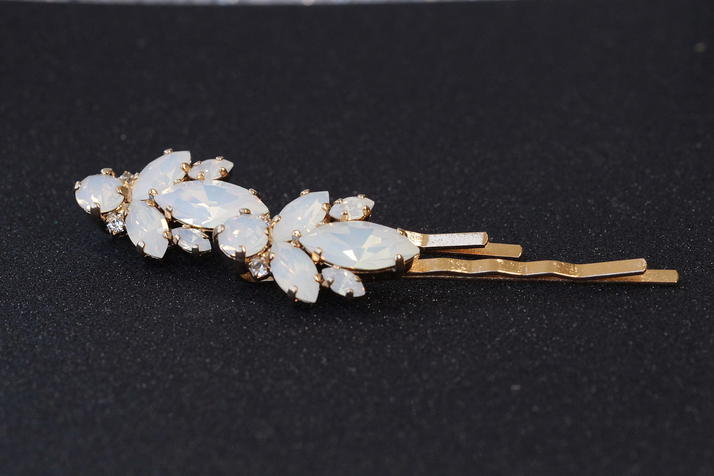 OPAL BOBBY PINS