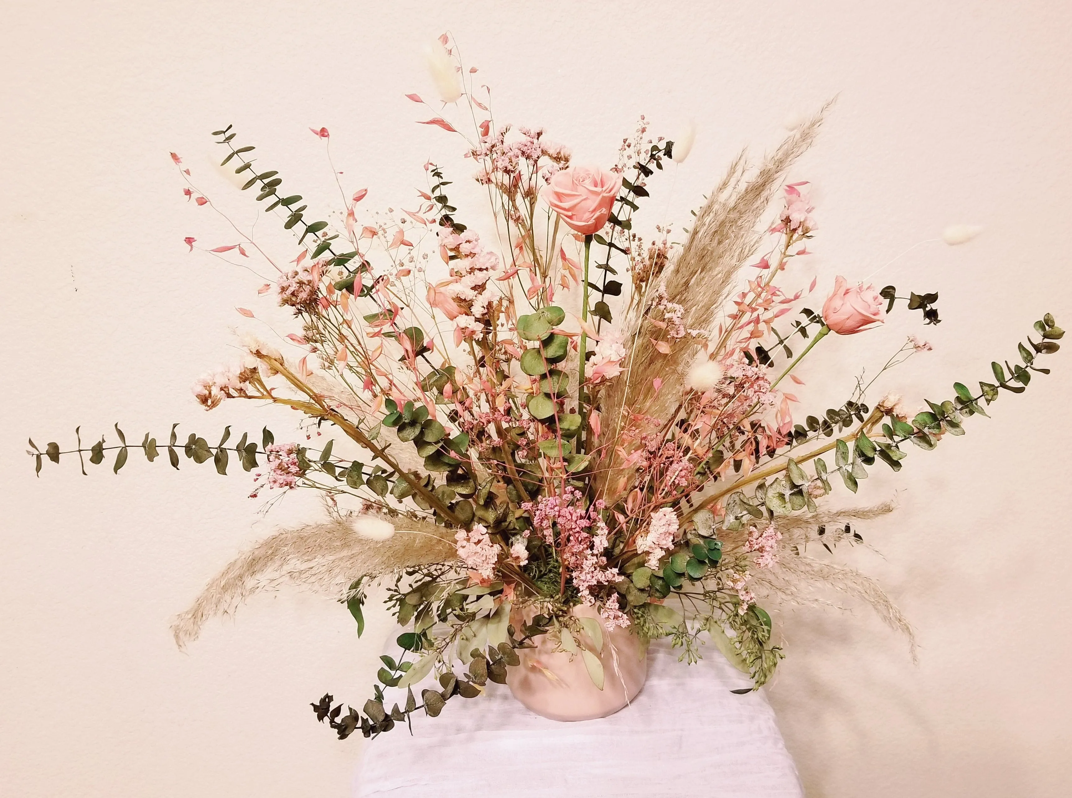 Pretty in Pink - Preserved & Dried Flowers Arrangement Pretty in Pink - Preserved & Dried Flowers Arrangement